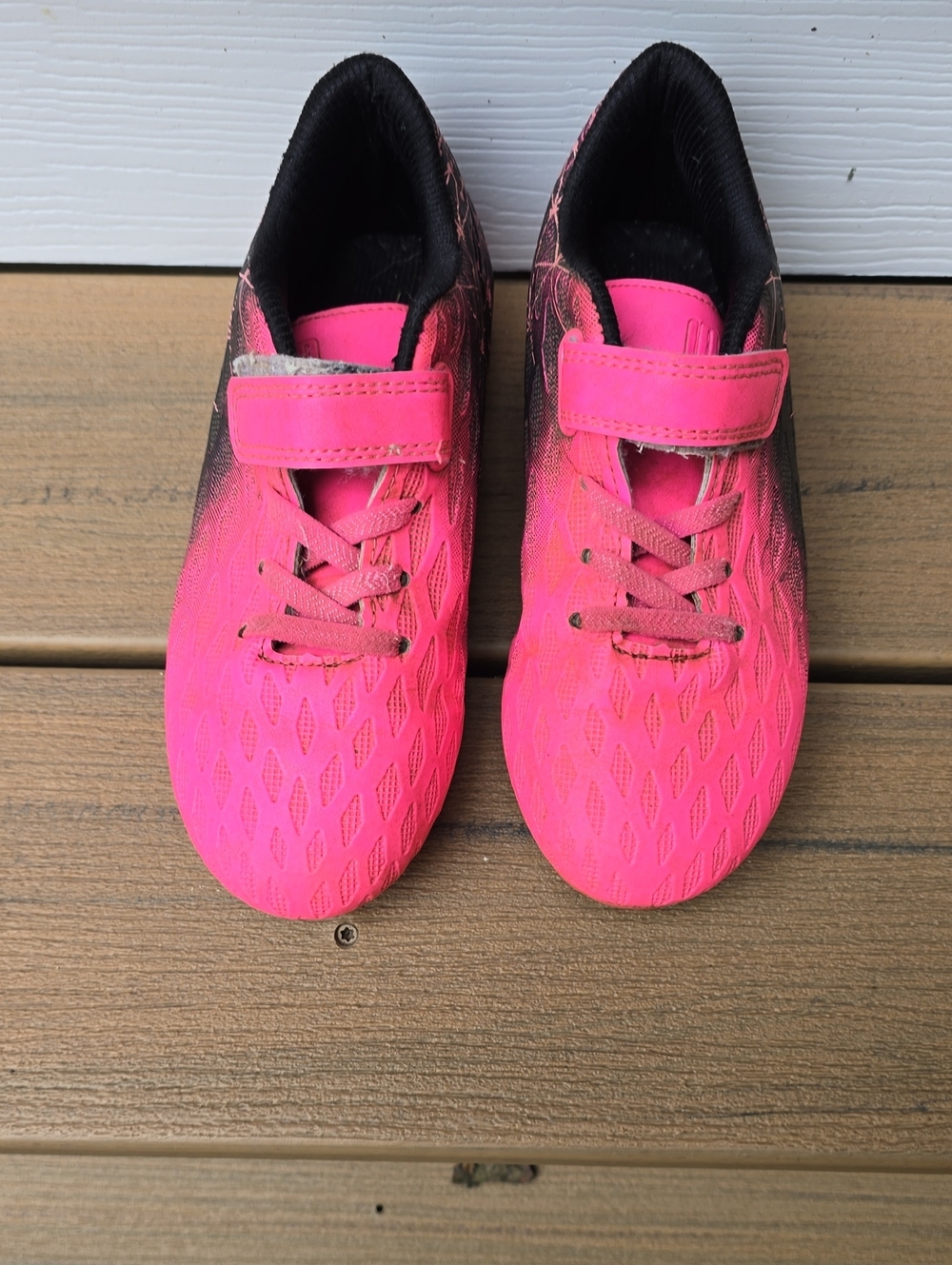 Girls' Bright Pink Hook-and-Loop Soccer Cleats